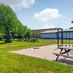 Beach Front Home In Darlowko With Wifi